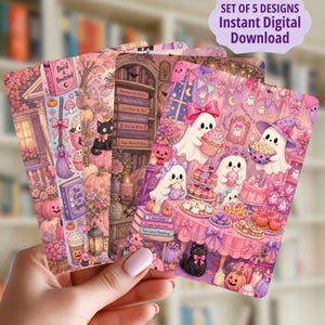 Può includere: Un set di cinque carte rettangolari con illustrazioni rosa e viola di fantasmi, gatti neri, zucche e libri. Il testo include "Boo'd & Bewitched", "Too Cute to Spook", "SET OF 5 DESIGNS", "Instant Digital Download".
