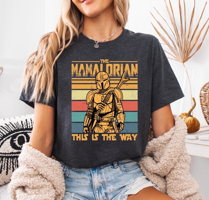 Dadalorian-skjorta, Mandalorian pappa och son-tröja, Star Wars-familjetröja, fars dag-present, Mandalorian och Baby Yoda matchande tröjor bild 2