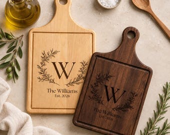 Personalisiertes graviertes Schneidebrett, individuelles Familienname-Charcuterie-Brett, Hochzeitsgeschenk für Paare, Einweihungsgeschenk-Jubiläumsgeschenk
