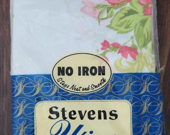 Vintage Stevens Utica Floral Pillowcases – Pink Green Flowers, No Iron (Set of 2)