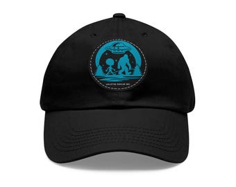 Gorra con parche de Alien y Pie Grande en el Bosque (disponible en diferentes colores)