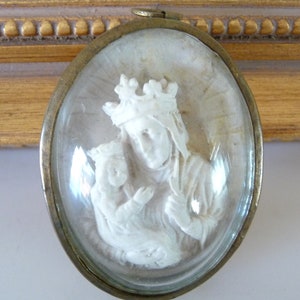 Antique French Hand-Carved Image of Saint Anne and Virgin Mary Meerschaum