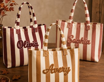 Borsa tote in ciniglia personalizzata, borsa da spiaggia in tela a righe, borsa tote con nome personalizzato, regalo per viaggio tra amiche, borsa tote per damigella d'onore, regalo di vacanza per lei