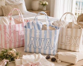 Borsa tote in tela con iniziali ricamate personalizzate, borsa tote in tela personalizzata, regalo per damigella d'onore, borsa per addio al nubilato, borsa da spiaggia a righe, viaggio estivo
