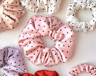 Coletero de satén con lunares – Goma para el pelo retro con lunares – Accesorio coqueto para el cabello – Coletero grande y mini
