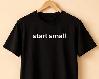 小さなことから始めようミニマリストTシャツ：マインドフルネス、セルフケア、静かな強さTシャツ