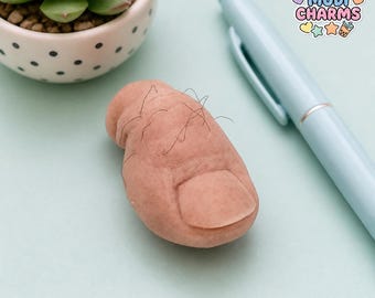 Divertido adorno 3D de PVC con forma de dedo gordo del pie para Crocs. Adorno creativo de simulación para zuecos, pantuflas, niños y adultos.