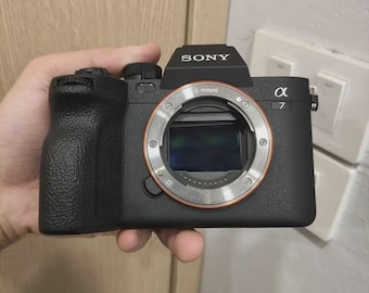 Sony A7 IV Mirrorless Camera – 33MP Full-Frame, 4K 60fps Video, Quick Autofocus, Excellent Condition, Full Box