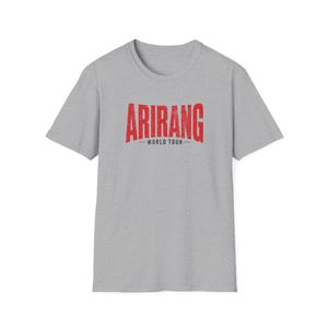 T-shirt « Je pourrais passer ma vie à regarder BTS » | T-shirt de la tournée mondiale ARIRANG | T-shirt de concert K-pop | Streetwear ARMY | Cadeau pour fan | Livraison rapide en UE image 8