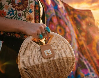 Structured Straw Clutch with Lock and Chain Strap, Rigid Woven Shoulder Bag, Linen Lined Summer Box Bag, Natural Handbag