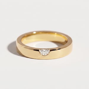 Anillo de boda de media luna, anillo de moissanita en forma de media luna, anillo de oro amarillo de 14 quilates, anillo apilable, delicado anillo de boda, regalo de aniversario para ella.