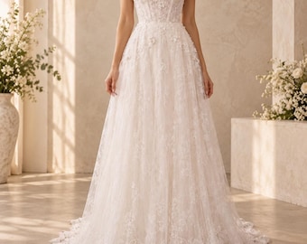 Lace Wedding Dress Sweetheart Strapless Bridal Gown Floral A Line Princess Wedding Dress Romantic Bridal Gown With Long Train