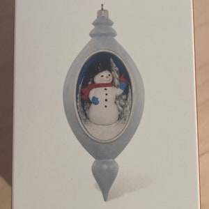 Hallmark Keepsake 2015 FRIENDS Of A FEATHER Member Exclusive Ornament NIB