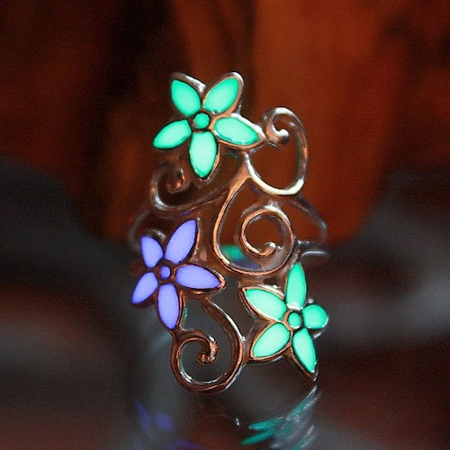 Hearts V Ring Glow in the Dark / Sterling Silver 925 / Lover - Etsy Canada