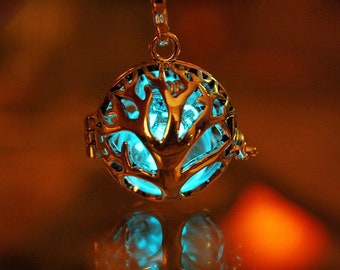 Tree of life Locket Glow in the dark / Luminous Dandelion Seeds / Dandelion Pendant /