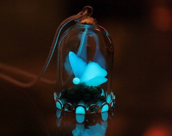 Butterfly Necklace Glow in the dark / Glass Dome Butterfly / Turquoise Glow /