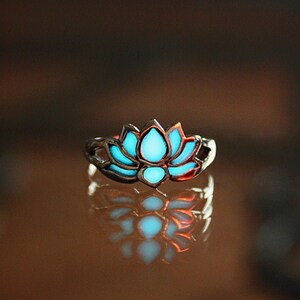 Lotus Flower Toe Ring / Glow in the Dark / Sterling Silver / Midi Ring / Flower Jewelry / Adjustable Toe Rings / Turquoise