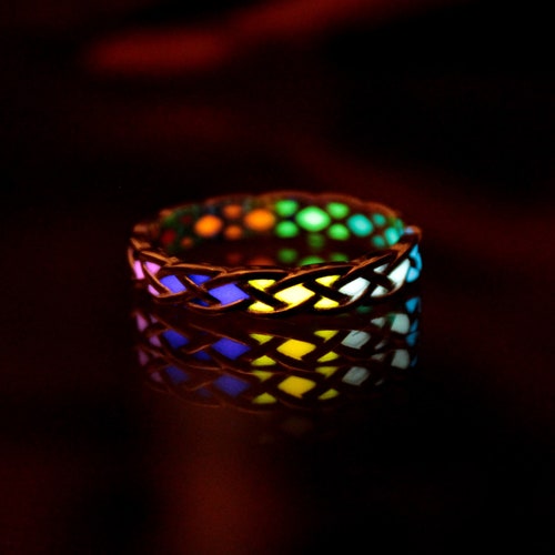 Keltischer Knoten Ring / Glow in the Dark / Sterling Silber Keltischer Ring /