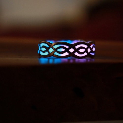 Keltischer Ring Glow in the Dark / Sterling Silber 925 Ring / keltische Knoten / bunt /