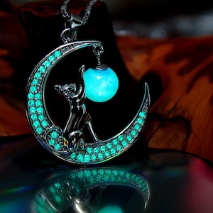 Moon Crescent Cat Necklace / Glow in the Dark / Sterling Silver 925 /