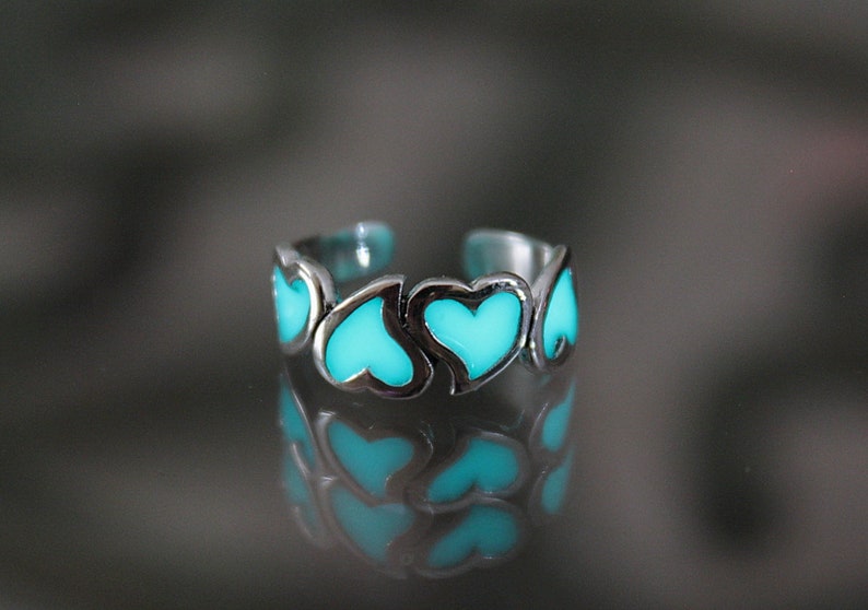 Hearts Toe Ring / Glow in the Dark / Sterling Silver 925 / Midi Ring / image 3
