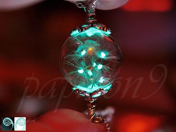 Glow In The Dark Luminous Dandelion Seeds Bulb Shaped Glass Bottle Necklace d 