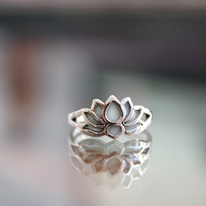 Lotus Flower Toe Ring / Glow in the Dark / Sterling Silver / Midi Ring / Flower Jewelry / Adjustable Toe Rings / image 3