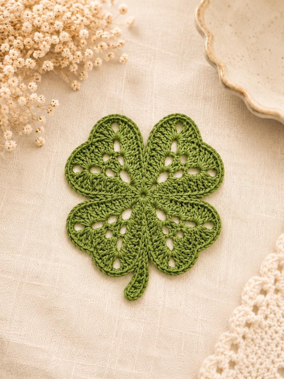 Lace-Style Four-Leaf Clover Appliqué