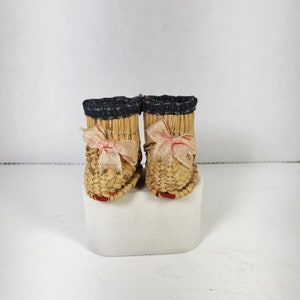 Japanese straw boots, traditional footwear, souvenir, handmade, made in Japan