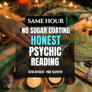 Könnte beinhalten: Eine Werbeanzeige für eine psychische Lesung mit dem Text SAME HOUR NO SUGAR COATING HONEST PSYCHIC READING EXTRA DETAILED - PURE TELEPATHY. Das Bild zeigt Tarotkarten, brennende Teelichter, Kristalle und Palo-Santo-Holzstäbchen.