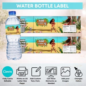 Puede incluir: Una botella de agua de pl&aacute;stico transparente con una etiqueta personalizada que muestra una escena de playa tropical, el personaje Moana y el texto Elsie is turning 5. La etiqueta incluye informaci&oacute;n nutricional, un c&oacute;digo de barras.
