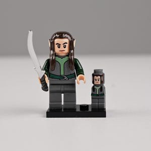 Minifiguras de elfos compatibles con LEGO de Moc the Rings: guardianes del bosque de la Tierra Media, con Legolas y personajes elfos icónicos.