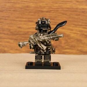 Tactical Commando Minifigure with Weapons