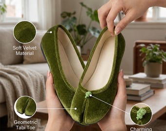 Elegantes zapatos planos Tabi Mary Jane de terciopelo verde con puntera dividida, hechos a mano al estilo japonés.
