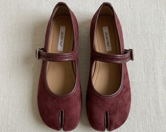 Stylish Tabi Shoes Suede Mary Janes Split Toe Leopard Japanese Minimalist Flats Red Brown