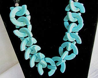 Turquoise beaded necklace