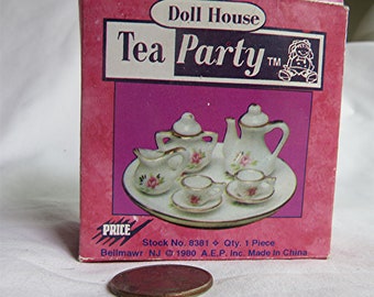 Doll house 10 pc china tea set