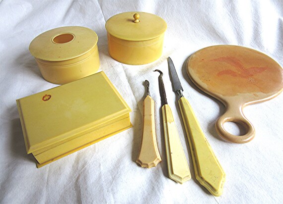 Celluloid dresser set - image 2