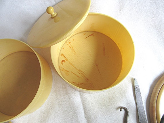 Celluloid dresser set - image 8