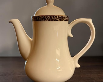 Cafetera vintage de porcelana fina Dudson Hanley - Ribete de volutas granates y doradas