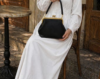 Large Capacity Shoulder Bag, Women’s PU Leather Underarm Handbag with Lock Closure