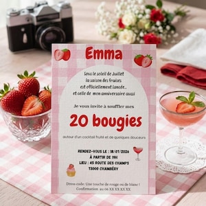Peut inclure: Une carte d'invitation d'anniversaire rectangulaire avec une bordure vichy rose et blanche, présentant le prénom Emma, des illustrations de fraises et un texte annonçant une fête pour 20 bougies le 18/07/2026 au 45 Route des Champs, Chambéry.