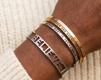 Aangepaste holle letter manchetarmband gepersonaliseerde roestvrijstalen naamarmband Valentijnscadeau