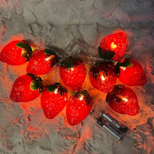 Guirlande lumineuse décorative rouge vif fraise