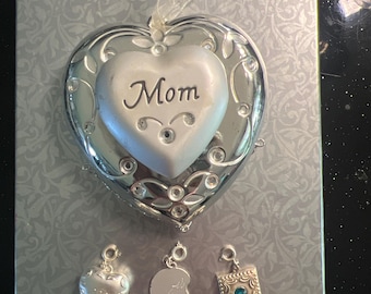 Pretty Hallmark vintage Mom large silver locket ornament with original box . 2004