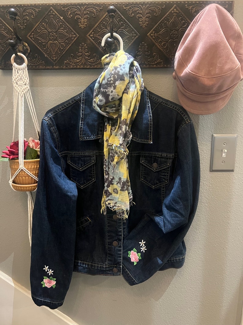 Denim Jacket Large Floral Embroidery Daisies Roses Size M Etsy