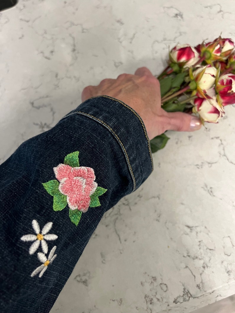 Denim Jacket Large Floral Embroidery Daisies Roses Size M Etsy