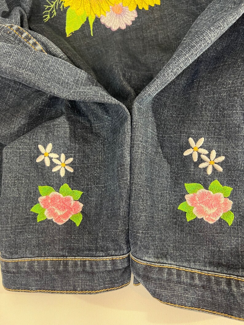Denim Jacket Large Floral Embroidery Daisies Roses Size M Etsy