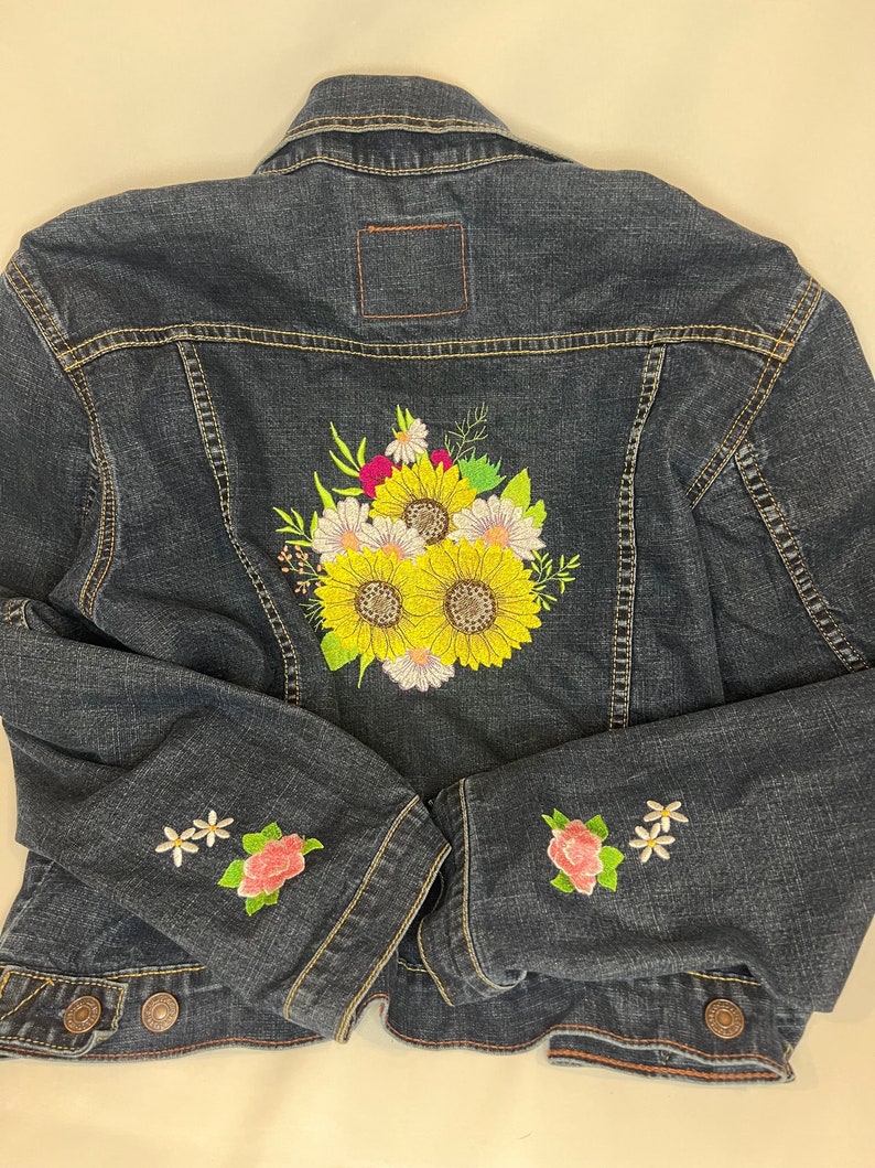 Denim Jacket Large Floral Embroidery Daisies Roses Size M Etsy