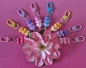 Sleutelhanger reisdagboek charm | journal binder hanger accessoire | vliegtuig koffer luchtballon wereldbol